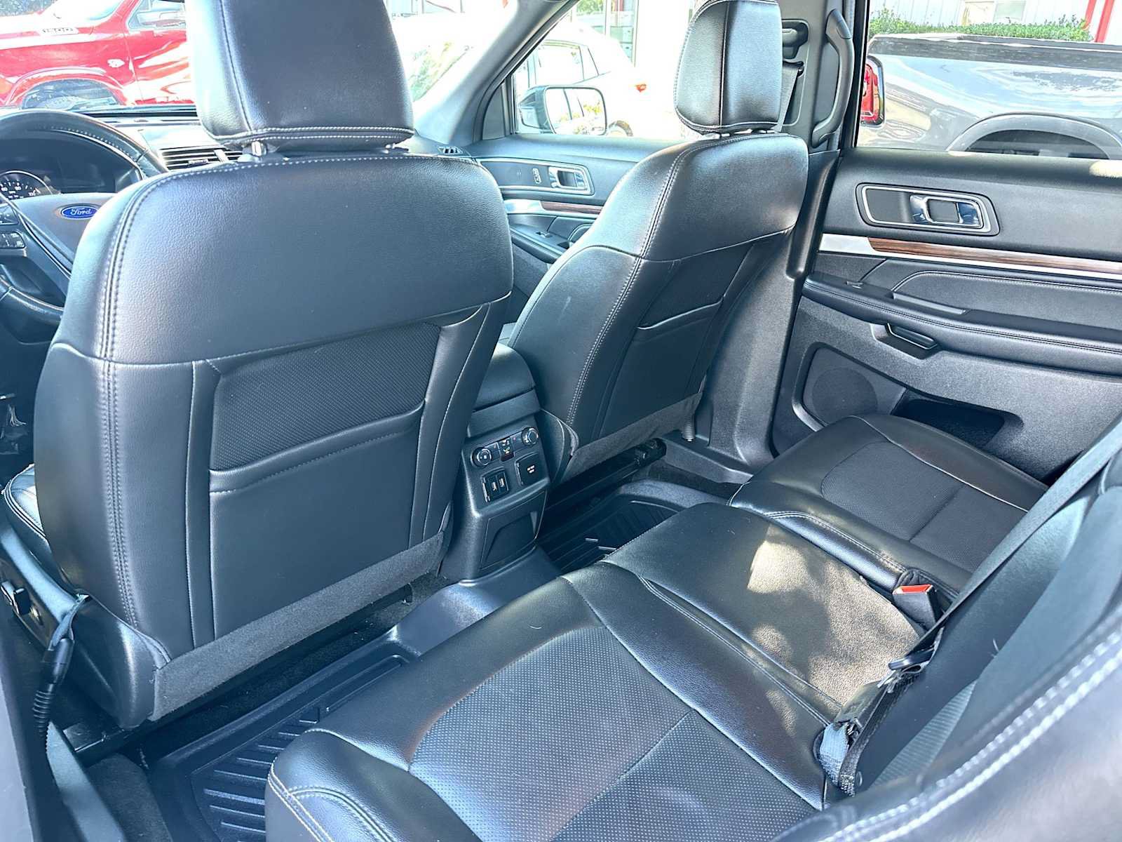 Used 2018 Ford Explorer Limited w/ Ford Safe & Smart Package AWD/4WD image 24