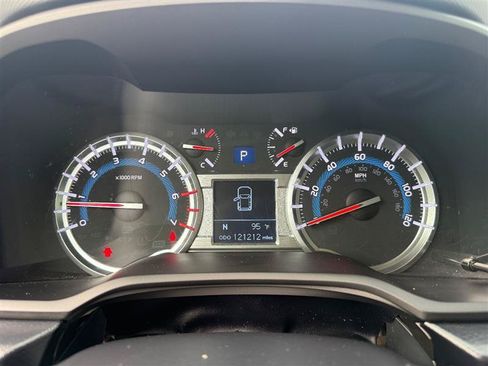 Used 2019 Toyota 4Runner SR5 AWD/4WD image 34