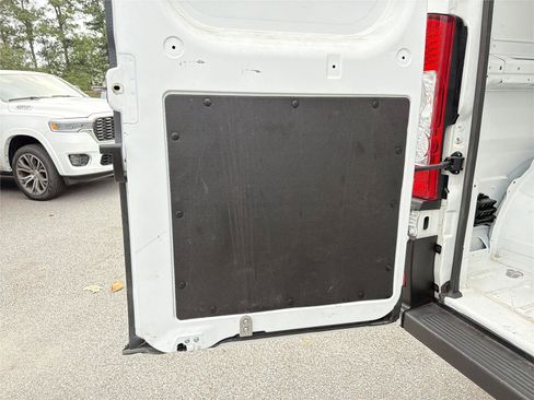 Used 2025 RAM ProMaster 2500 w/ Convenience Group FWD image 18