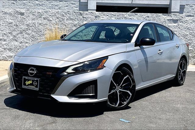 Certified 2024 Nissan Altima 2.5 SR FWD image 1