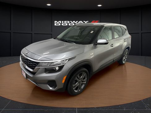 Used 2021 Kia Seltos LX AWD/4WD image 2