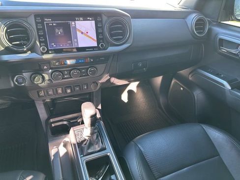 Used 2022 Toyota Tacoma TRD Off-Road w/ TRD Premium Off Road Package image 12