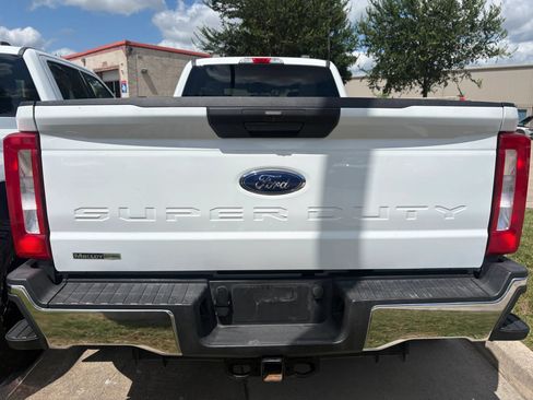 Used 2024 Ford F350 XLT AWD/4WD image 7