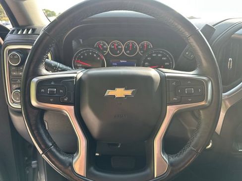 Used 2022 Chevrolet Silverado 1500 LT AWD/4WD image 25