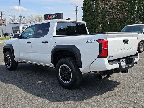 Used 2024 Toyota Tacoma TRD Off-Road AWD/4WD image 4