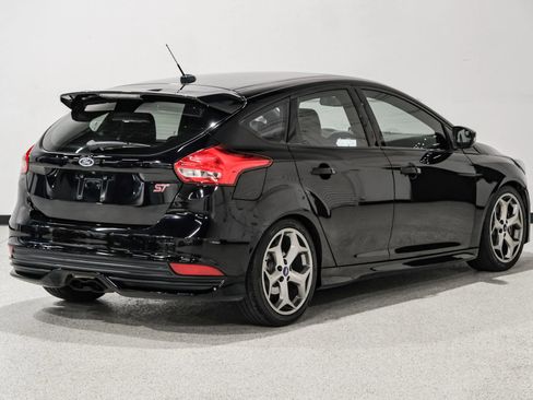 Used 2016 Ford Focus ST w/ Equipment Group 402A image 6