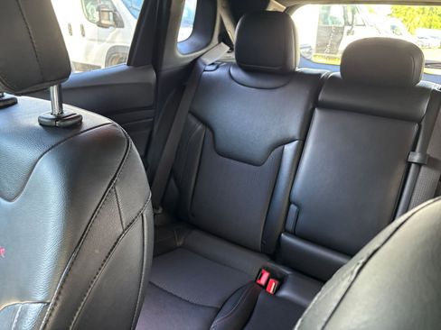 Used 2025 Jeep Compass Trailhawk w/ Trailer Tow Group image 39