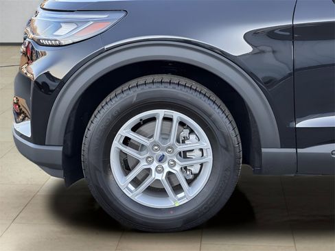 New 2026 Ford Explorer Active image 37