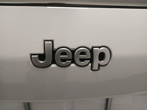 Used 2024 Jeep Grand Cherokee L Laredo w/ Luxury Tech Group I AWD/4WD image 24