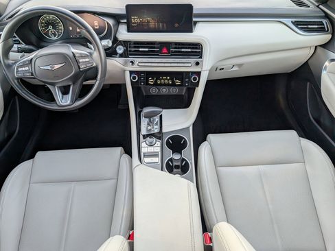 Used 2025 Genesis G70 2.5T image 5