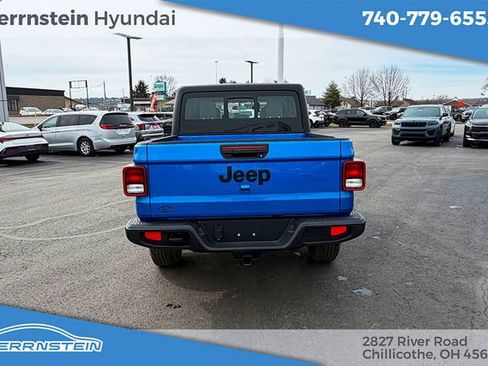 Used 2024 Jeep Gladiator Sport AWD/4WD image 40