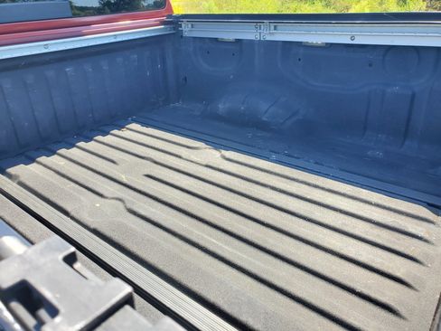 Used 2018 Nissan Titan SL image 8