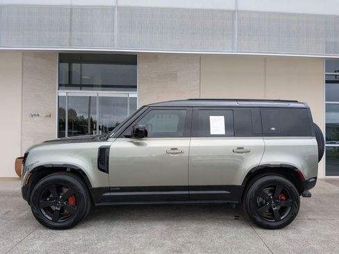 Used 2023 Land Rover Defender 110 X AWD/4WD image 3