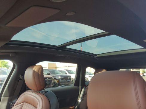 New 2026 Lincoln Nautilus Reserve AWD/4WD image 10