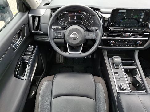 Certified 2023 Nissan Pathfinder SL w/ SL Premium Package AWD/4WD image 11