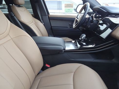 Used 2025 Land Rover Range Rover Sport Dynamic SE image 13