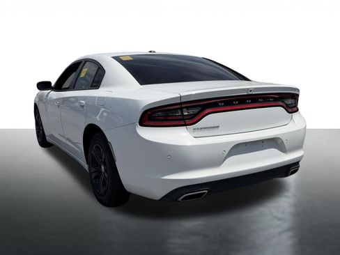 Used 2022 Dodge Charger SXT w/ Leather Interior Group RWD image 5