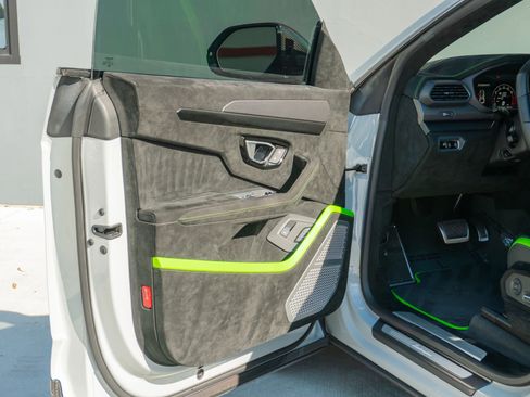 Used 2024 Lamborghini Urus Performante image 80