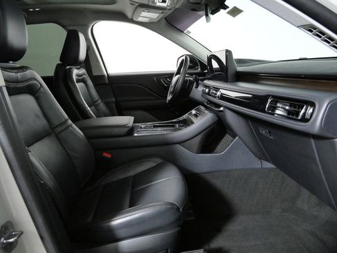 Certified 2025 Lincoln Aviator Reserve w/ Illumination Package image 11