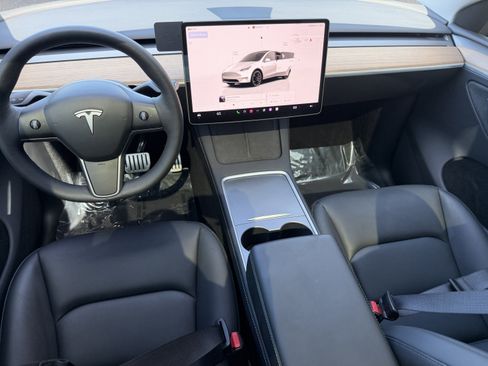 Used 2024 Tesla Model Y Performance AWD/4WD image 16
