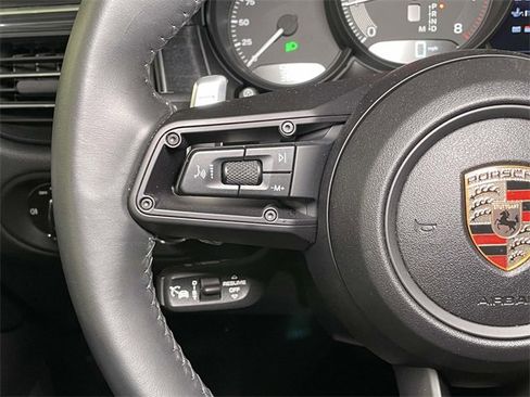 Certified 2025 Porsche Macan image 42