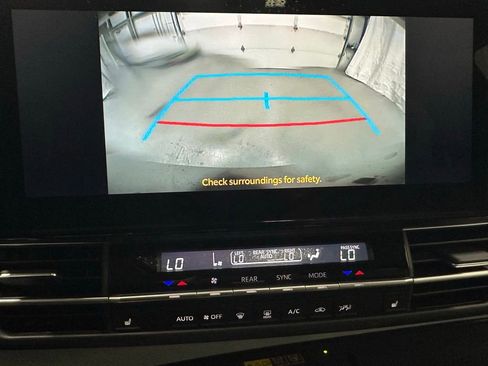 Used 2025 Toyota Sienna XLE AWD/4WD image 39