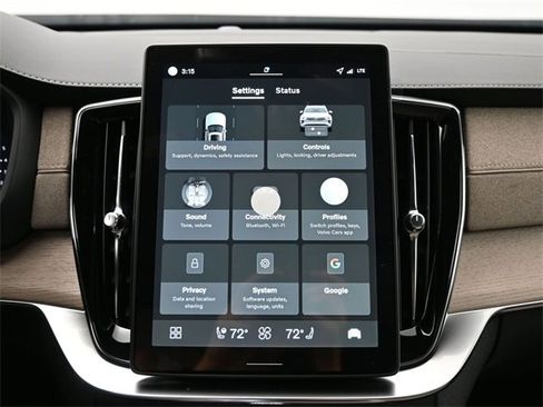 New 2026 Volvo XC90 B6 Core image 16