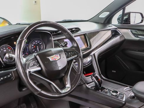 Used 2023 Cadillac XT6 Premium Luxury w/ Technology Package FWD image 25