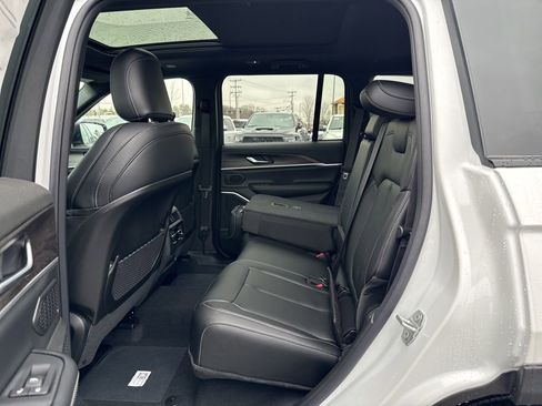 New 2026 Jeep Grand Cherokee Limited image 25