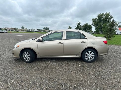 Used 2010 Toyota Corolla LE FWD image 6