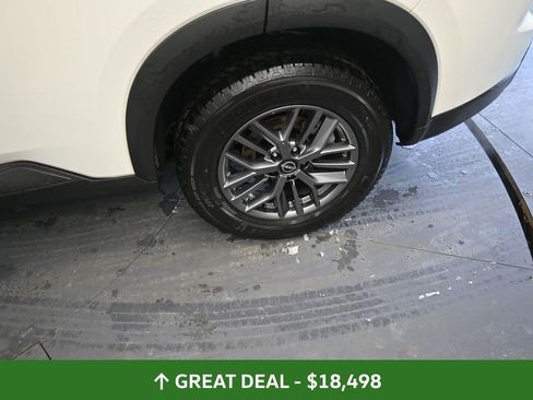 Used 2024 Nissan Rogue S image 19