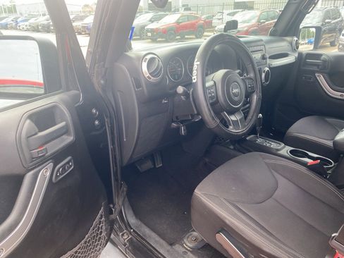 Used 2013 Jeep Wrangler Unlimited Sahara w/ Connectivity Group image 4