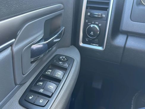 Used 2016 RAM 1500 Classic SLT w/ Luxury Group image 20