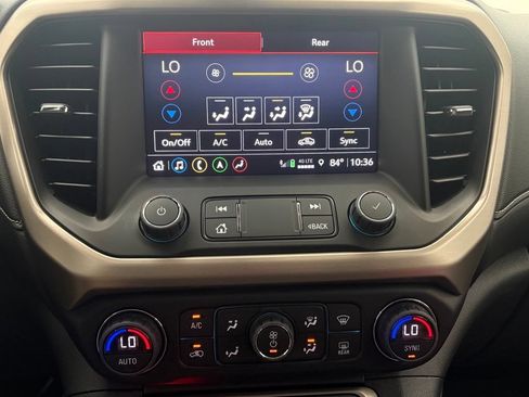 Used 2022 GMC Acadia Denali w/ Denali Ultimate Package FWD image 25
