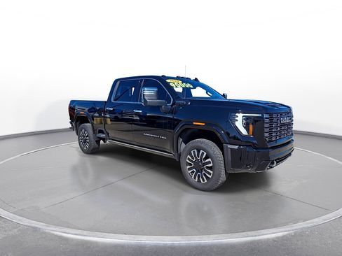 Used 2025 GMC Sierra 3500 Denali Ultimate AWD/4WD image 2
