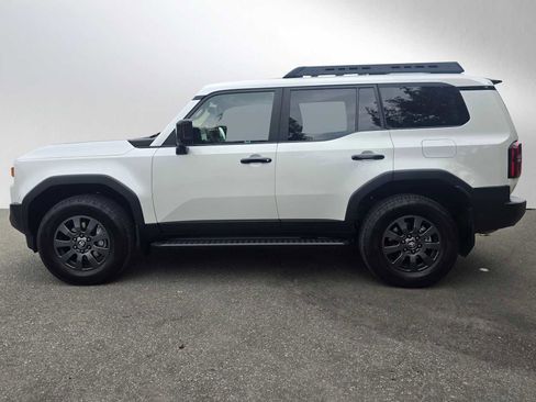 Used 2025 Toyota Land Cruiser image 6
