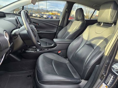 Used 2021 Toyota Prius Prime XLE image 25