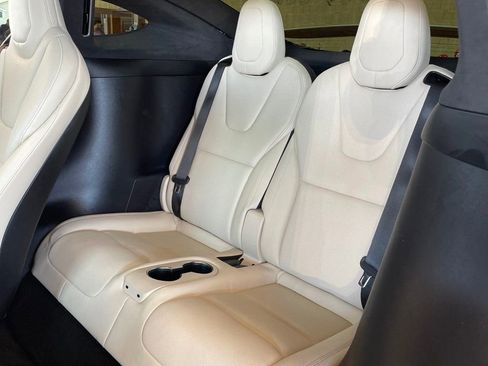 Used 2022 Tesla Model X AWD image 27