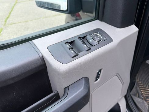 Used 2018 Ford F150 XL w/ Equipment Group 101A Mid AWD/4WD image 12