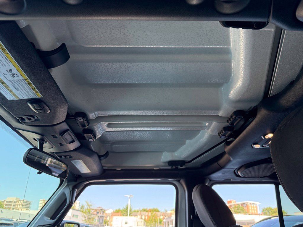 Used 2023 Jeep Wrangler Unlimited w/ Cold Weather Group AWD/4WD image 33