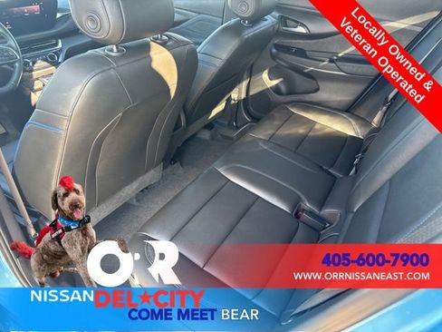 Used 2025 Buick Envista Sport Touring image 9