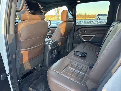 Certified 2024 Nissan Titan Platinum Reserve w/ Moonroof Package image 11