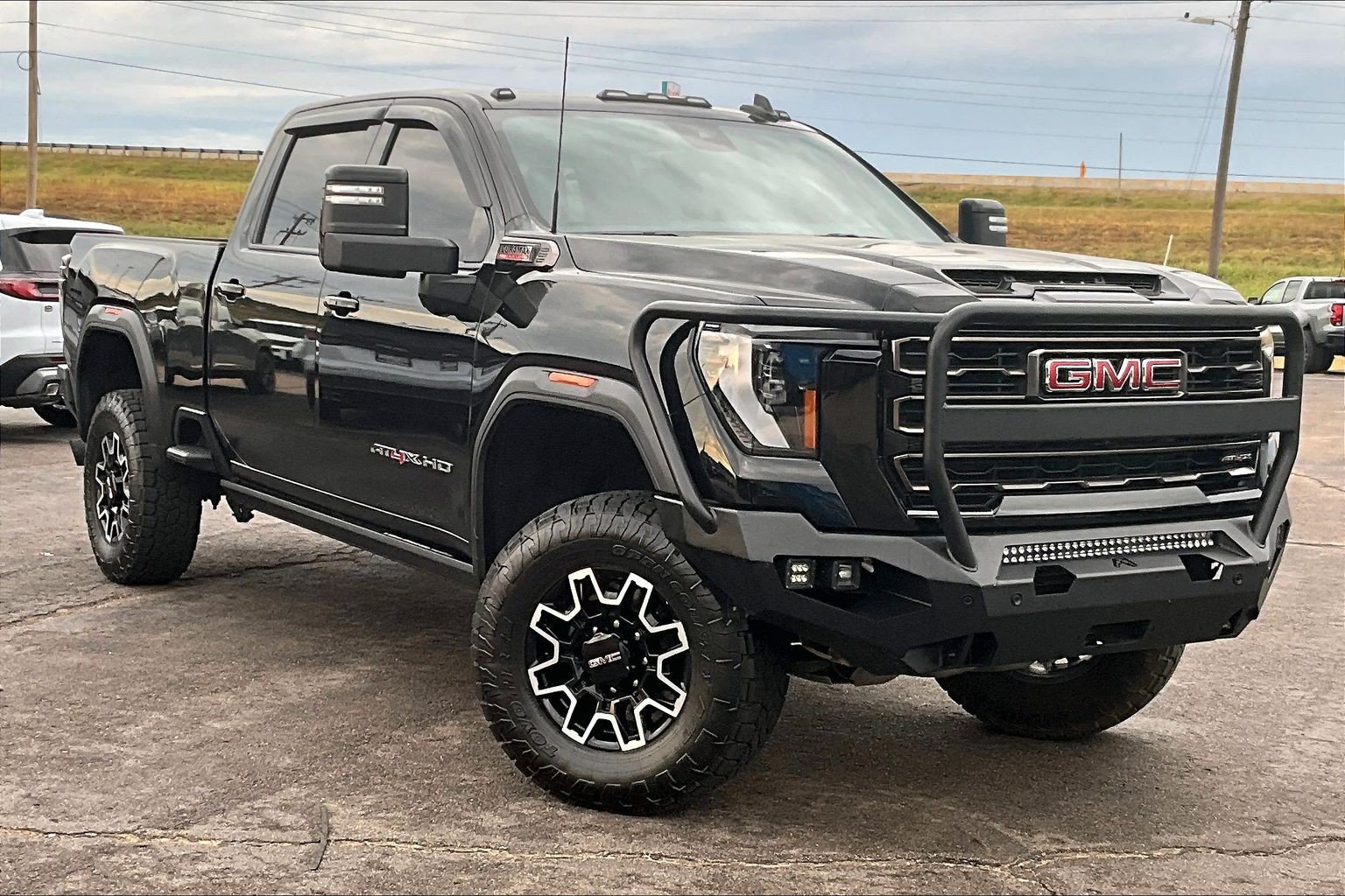 Used 2024 GMC Sierra 2500 AT4X AWD/4WD image 11