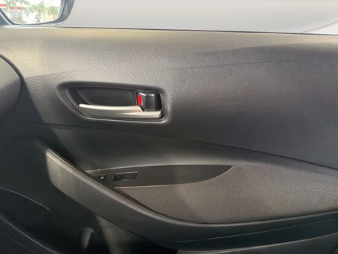 Used 2020 Toyota Corolla LE FWD image 17