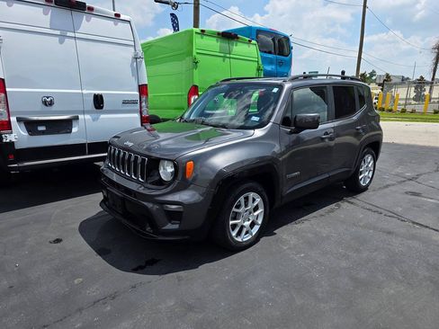 Used 2020 Jeep Renegade Latitude FWD image 31