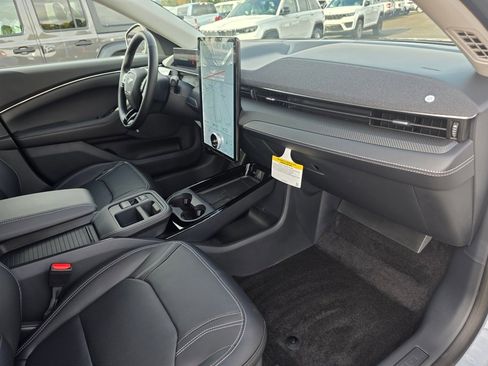 New 2025 Ford Mustang Mach-E Premium image 23