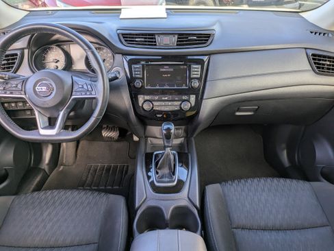 Used 2019 Nissan Rogue SV image 16