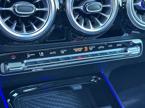 Used 2025 Mercedes-Benz GLA 250 image 24