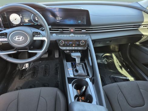 Certified 2024 Hyundai Elantra SEL w/ Convenience Package FWD image 12