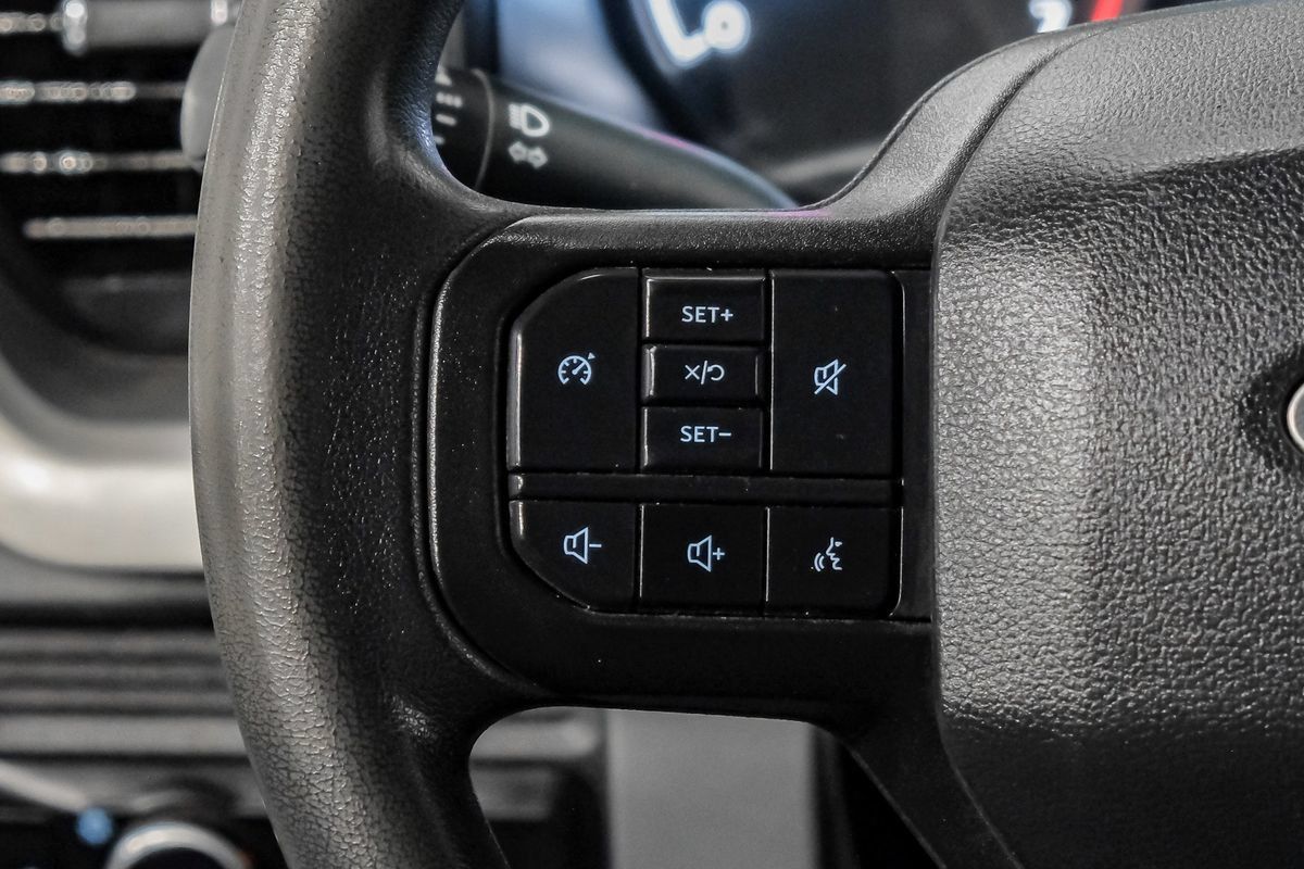 Used 2023 Ford F350 XLT w/ 360-Degree Camera Package AWD/4WD image 16